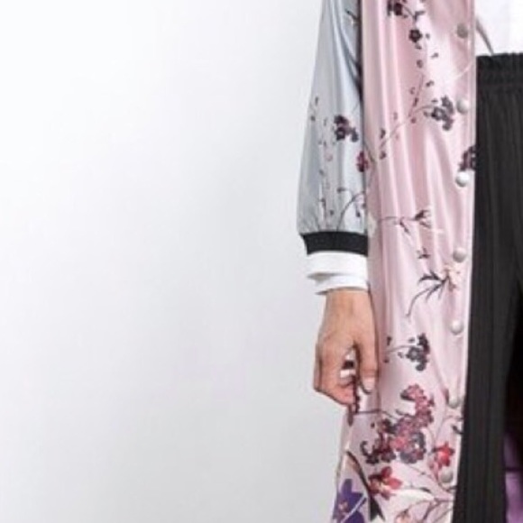 FLIGHT/FIGHT FLORAL KIMONO STYLE BOMBER JACKET - Picture 3 of 5